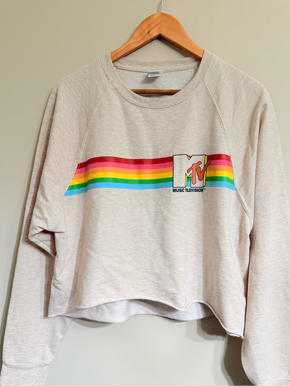 MTV Logo Sweatshirt Soft Cream Minimalist Loungewear Shirt
